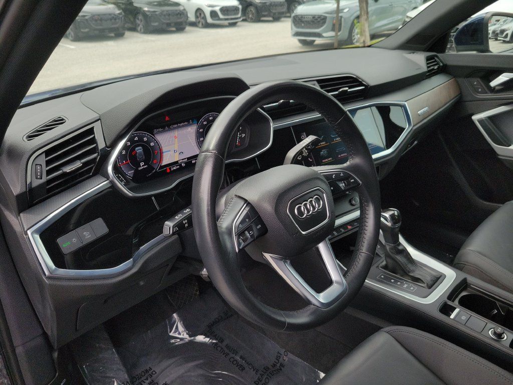 Used 2020 Audi Q3 2.0T Premium Plus AWD/4WD image 7