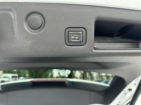 Used 2024 Chevrolet Equinox RS w/ RS Leather Package FWD image 23