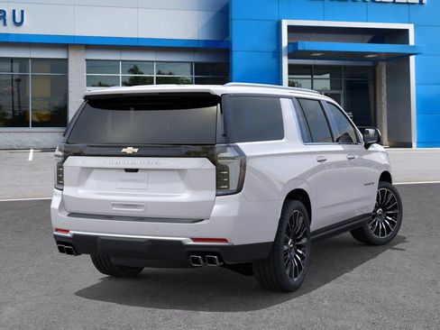 New 2025 Chevrolet Suburban High Country image 28