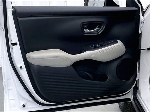New 2026 Honda HR-V LX image 10