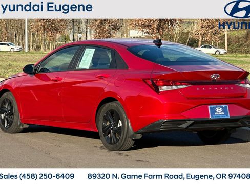 Used 2023 Hyundai Elantra SEL image 6