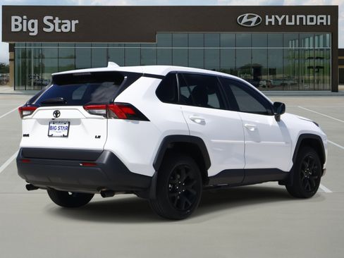 Used 2024 Toyota RAV4 LE image 4