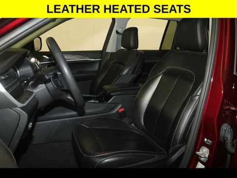 Used 2023 Jeep Grand Cherokee Limited w/ Black Appearance Package image 3