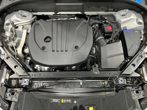 Used 2023 Volvo XC60 B5 Plus image 15