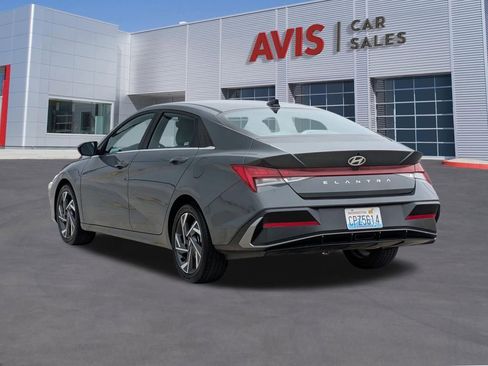 Used 2025 Hyundai Elantra SEL FWD image 9