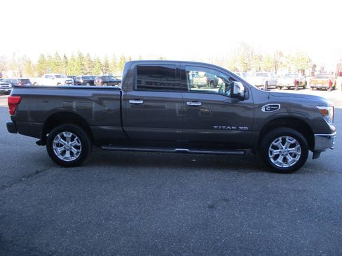 Used 2016 Nissan Titan SL AWD/4WD image 12