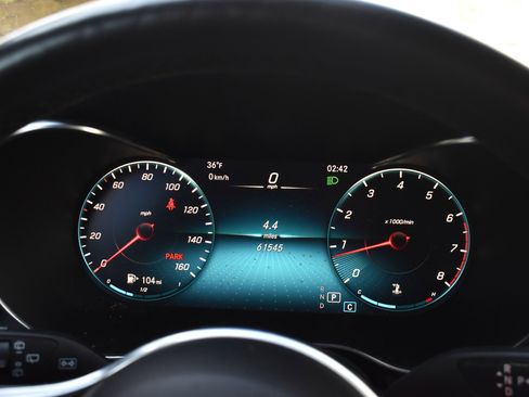 Used 2021 Mercedes-Benz GLC 300 4MATIC image 31