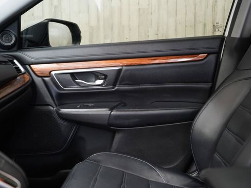 Used 2018 Honda CR-V Touring image 32