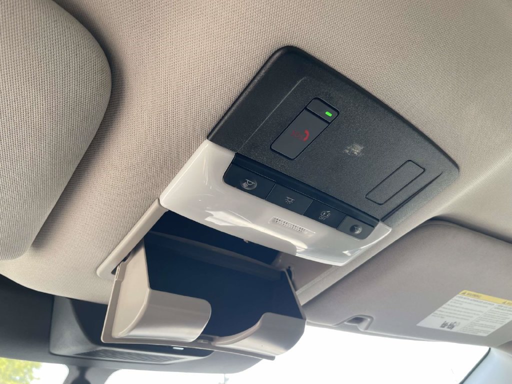 Used 2025 Nissan Pathfinder SV FWD image 27