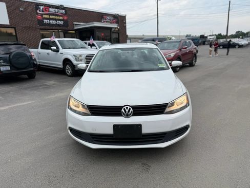 Used 2011 Volkswagen Jetta SE FWD image 8