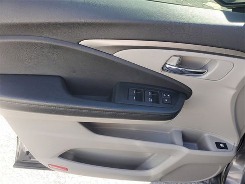 Used 2019 Honda Pilot EX image 18