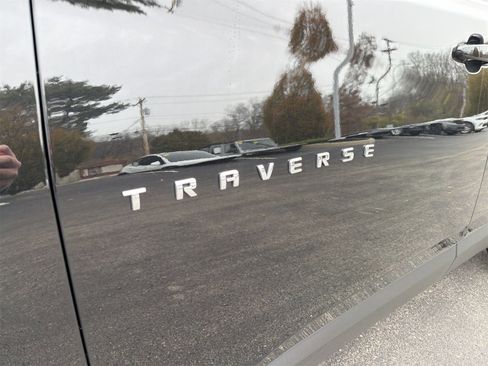 Used 2023 Chevrolet Traverse LT w/ LT Premium Package image 27