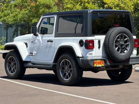 Used 2016 Jeep Wrangler Unlimited Sahara w/ Connectivity Group AWD/4WD image 6
