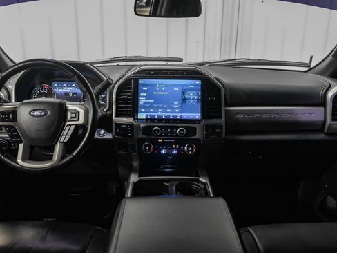 Used 2022 Ford F250 Lariat w/ Black Appearance Package AWD/4WD image 13