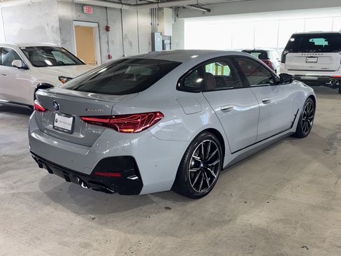 Used 2025 BMW M440i RWD image 9