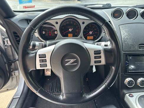 Used 2008 Nissan 350Z Touring RWD image 18