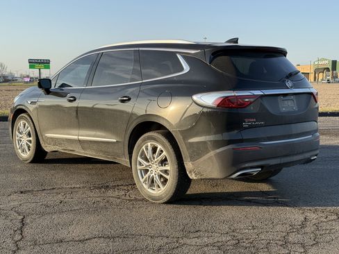 Used 2023 Buick Enclave Premium w/ Experience Buick Package image 5