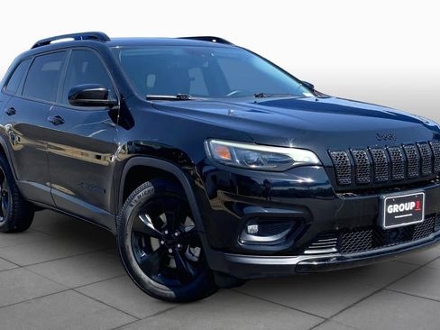 Used 2021 Jeep Cherokee Latitude Plus FWD image 3