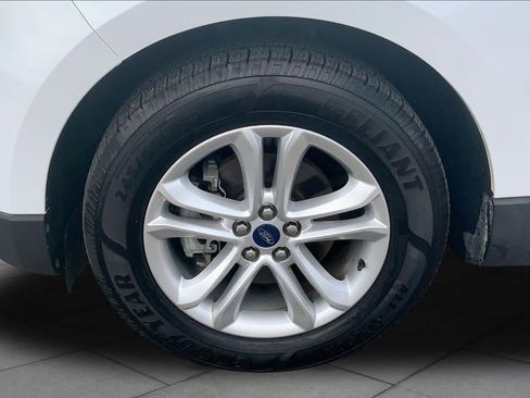 Used 2019 Ford Edge SEL w/ Equipment Group 201A FWD image 11