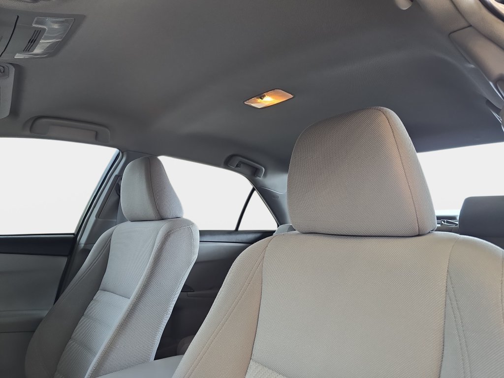 Used 2017 Toyota Camry LE FWD image 31