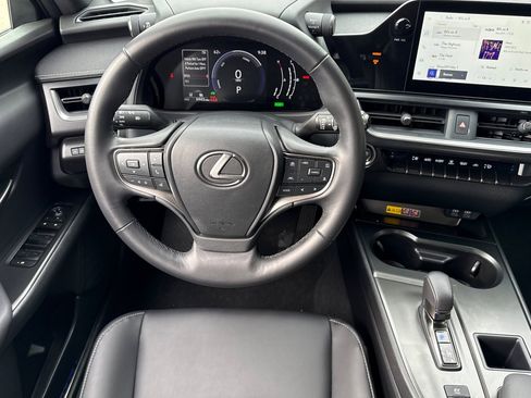 Certified 2025 Lexus UX 300h FWD w/ Accessory Package (Z2) image 27