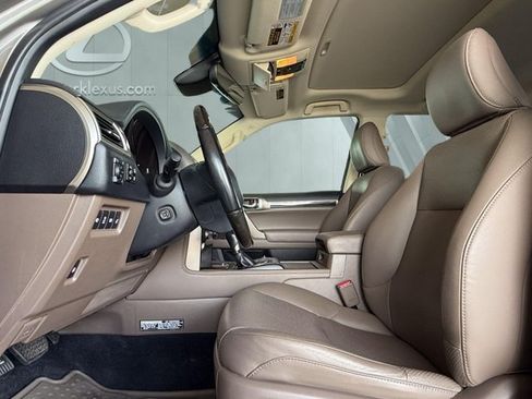 Certified 2020 Lexus GX 460 Luxury w/ Accessory Package AWD/4WD image 7
