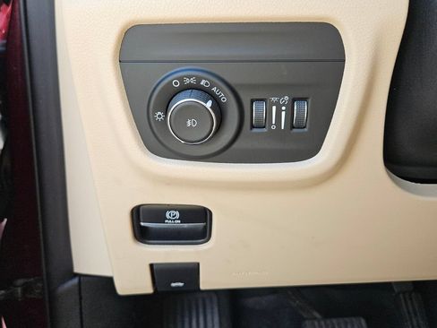 Used 2022 Jeep Grand Cherokee L Limited w/ Luxury Tech Group II RWD image 27