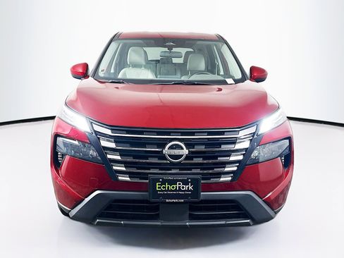 Used 2025 Nissan Rogue SV AWD/4WD image 2
