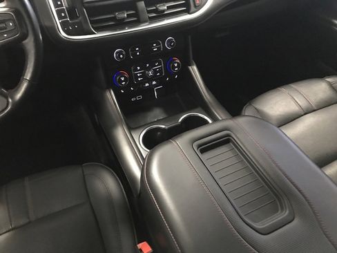 Used 2022 Chevrolet Suburban RST w/ Luxury Package image 22