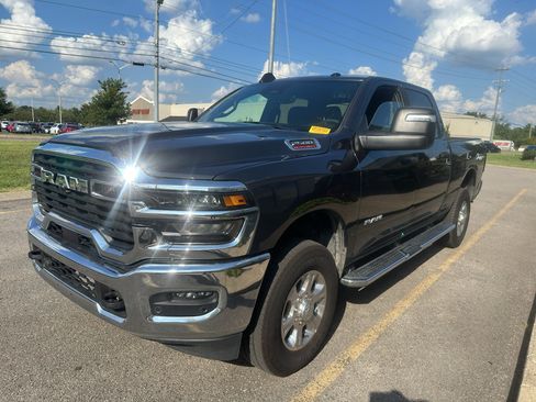 Used 2026 RAM 2500 Big Horn AWD/4WD image 8