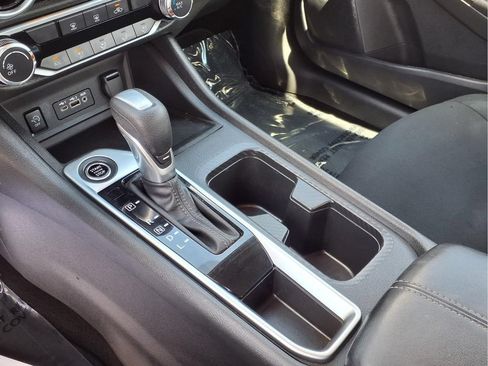 Used 2024 Nissan Sentra SV FWD image 13