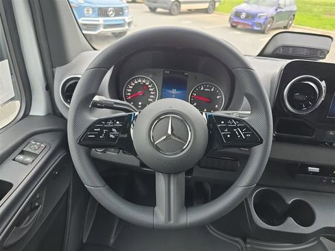 New 2025 Mercedes-Benz Sprinter 2500 image 25
