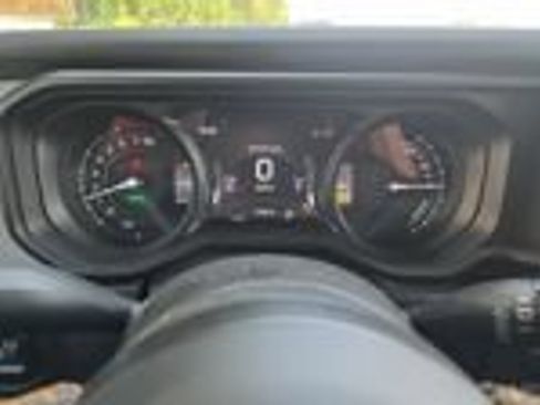 Used 2024 Jeep Wrangler Unlimited AWD/4WD image 31