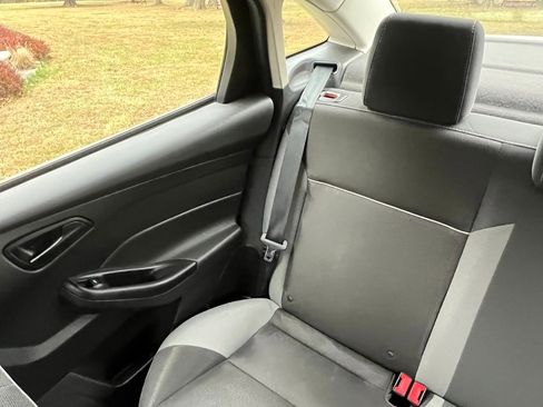 Used 2012 Ford Focus SE image 17