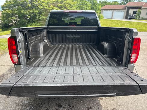 Used 2020 GMC Sierra 1500 Elevation w/ Elevation Value Package AWD/4WD image 5