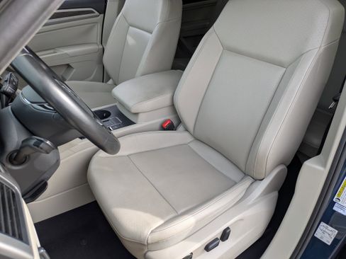 Used 2019 Volkswagen Atlas SE w/ Towing Package image 18