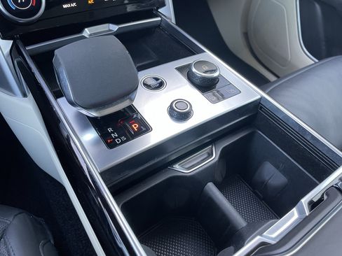 Used 2023 Land Rover Range Rover SE image 20