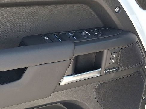 New 2026 Land Rover Defender 110 S AWD/4WD image 8
