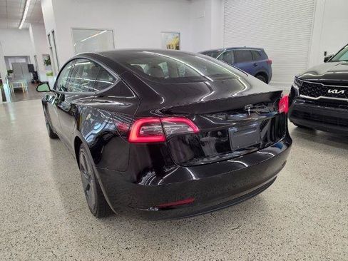 Used 2022 Tesla Model 3 Standard Range RWD image 7