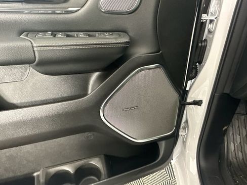 New 2026 RAM 1500 Laramie AWD/4WD image 19