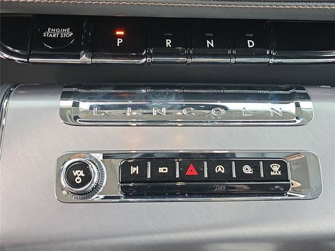 New 2026 Lincoln Aviator AWD image 18