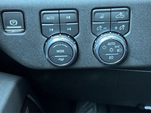 New 2026 GMC Sierra 1500 SLT w/ SLT Convenience Package image 31