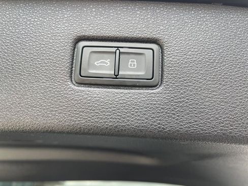 Used 2023 Audi SQ7 Prestige AWD/4WD image 13