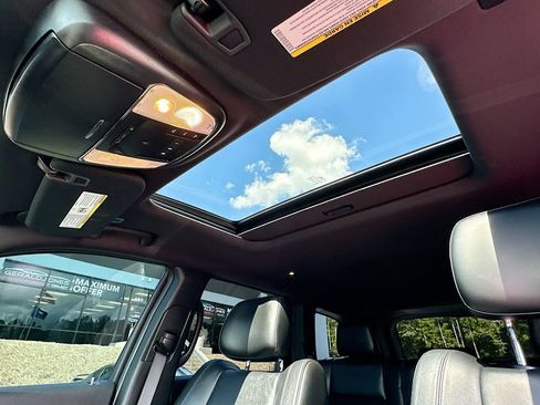 Used 2020 Jeep Grand Cherokee Altitude AWD/4WD image 11