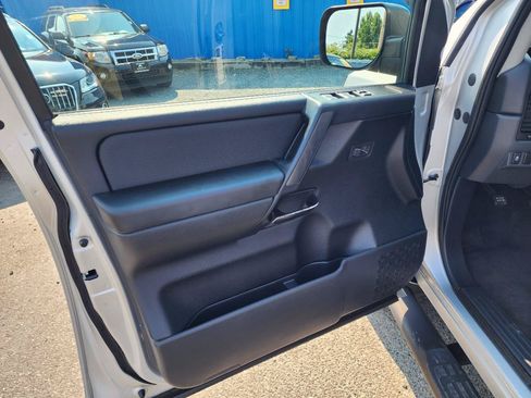 Used 2014 Nissan Titan S AWD/4WD image 12
