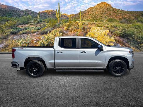 Used 2021 Chevrolet Silverado 1500 LT image 3