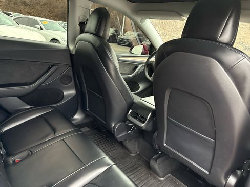 Used 2022 Tesla Model Y Performance image 31