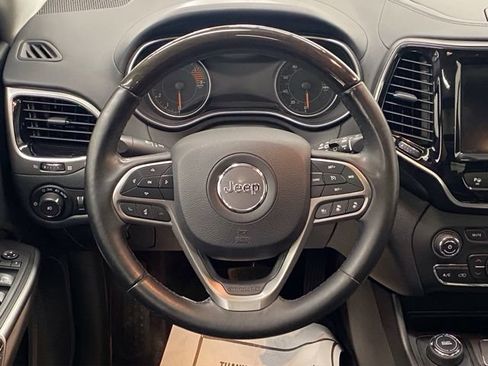 Used 2019 Jeep Cherokee Overland w/ Technology Group AWD/4WD image 26