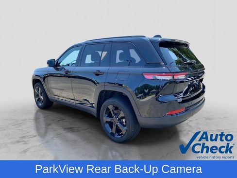 Certified 2025 Jeep Grand Cherokee Altitude AWD/4WD image 4