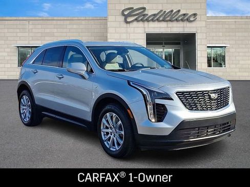 Certified 2022 Cadillac XT4 Luxury w/ Driver Awareness Package image 2